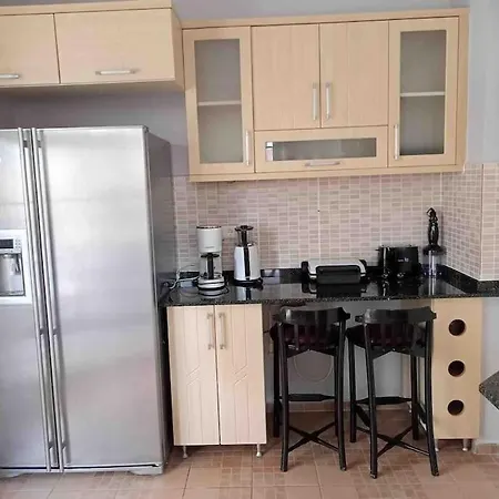 A Quiet, Peaceful * Φετιγιέ